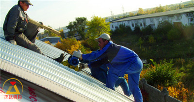 萍鄉(xiāng)拱形屋頂旅游設(shè)施倉(cāng)間罩棚更換