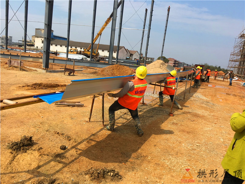 拱形屋面現(xiàn)場(chǎng)加工步驟