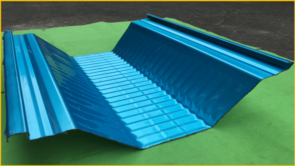 高分子覆膜板在拱形屋面中的應(yīng)用與優(yōu)勢分析高分子覆膜板用于拱形屋面施工